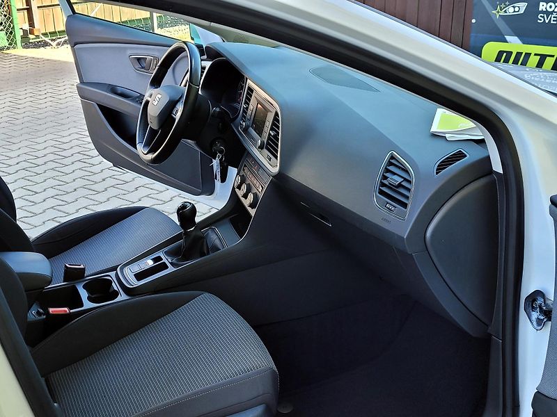 Seat Leon 1,2 ST Style 1maj*SERV.KNÍŽKA* - fotka 27 z 44