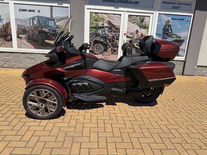 Can-Am Spyder RT (2026) Sea-To-Sky Mars Red Metallic m - fotka 1 z 10