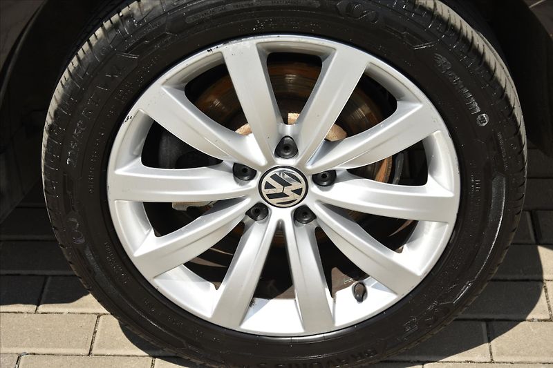 Volkswagen Sharan 2.0TDI 110kW HIGHLINE 1MAJ. ČR - fotka 9 z 25