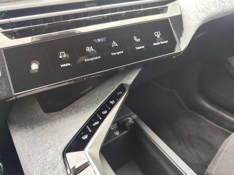 Peugeot 3008 1.2 hybrid/145kW GT e-DCS6 - fotka 29 z 40