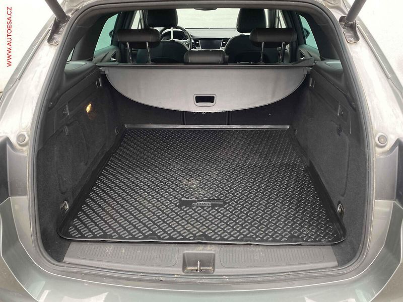 Opel Astra (2019) 1.5 CDTi, Dynamic, LED - fotka 7 z 19