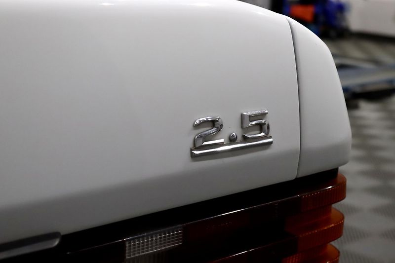 Mercedes-Benz 190 D 2.5 OM602 W201 - fotka 9 z 32