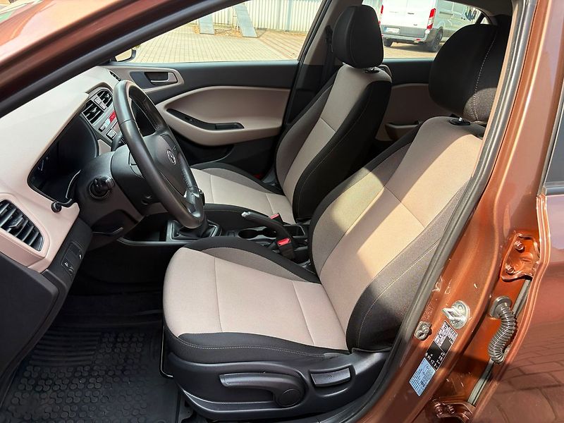 Hyundai i20 1.2 i, ČR, 1.Maj, 23 tkm - fotka 13 z 21