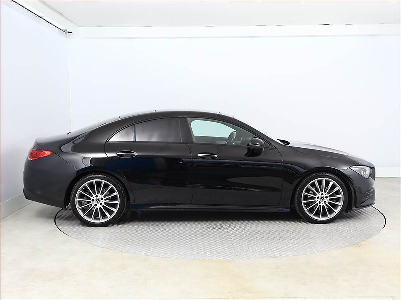 Mercedes-Benz CLA (2022) AMG Paket 220 d - fotka 6 z 22