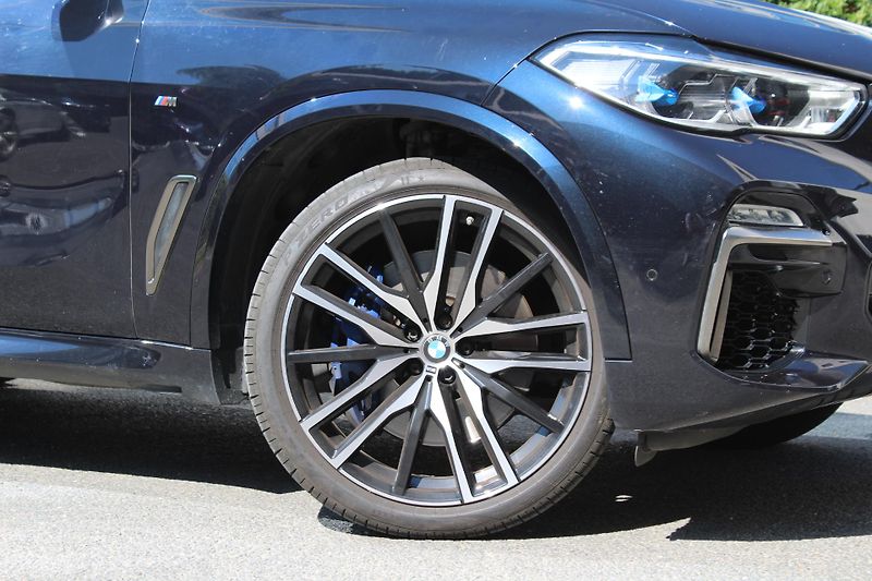 BMW X5 M50d - fotka 6 z 27