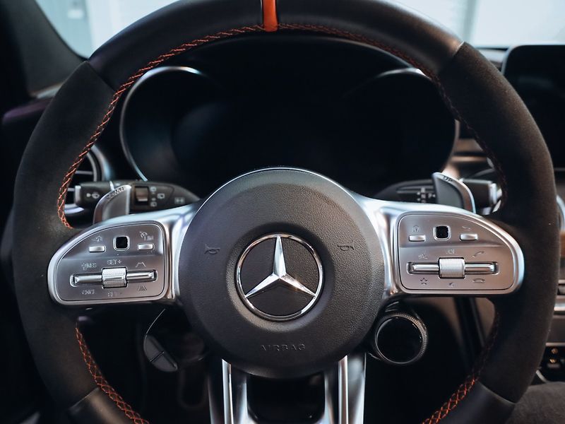 Mercedes-Benz Třídy C C 63 AMG 4MATIC 4.0 V8 - fotka 10 z 33