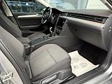 Volkswagen Passat Variant 2,0TDI R-Line Design - náhled 22