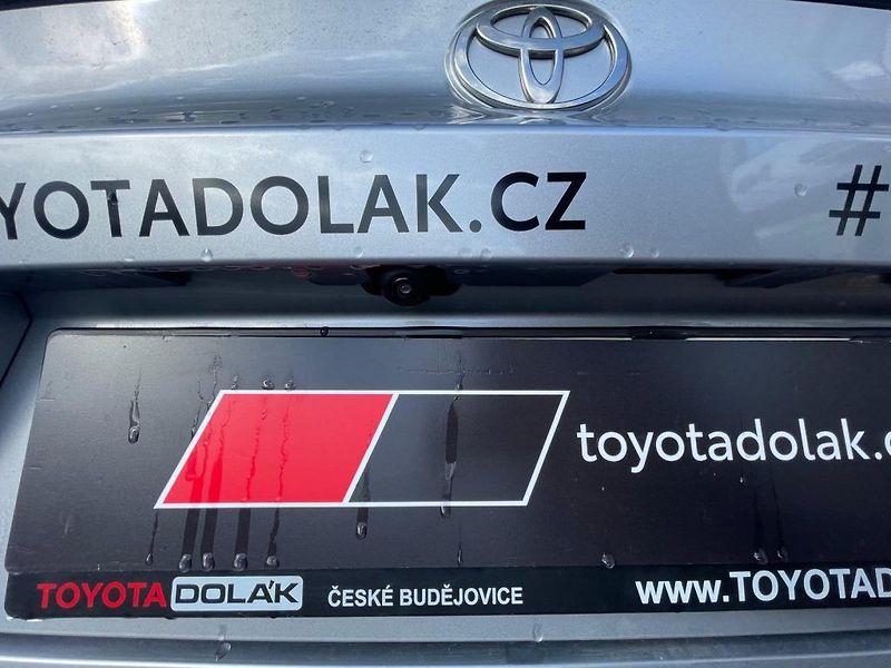 Toyota C-HR 2.0 Plug-In Hybrid Style - fotka 13 z 28