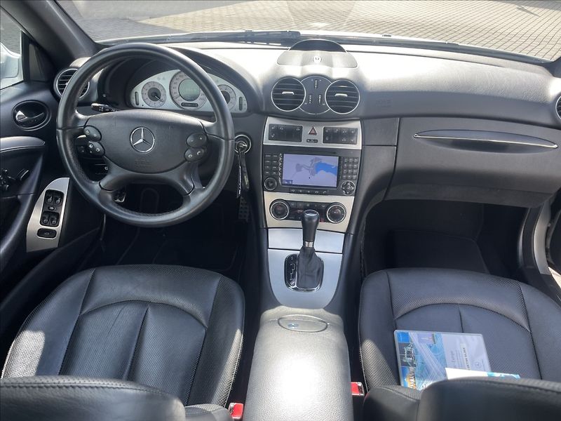Mercedes-Benz CLK 3,0 i V6 170kw Ambiente TOP st - fotka 13 z 41