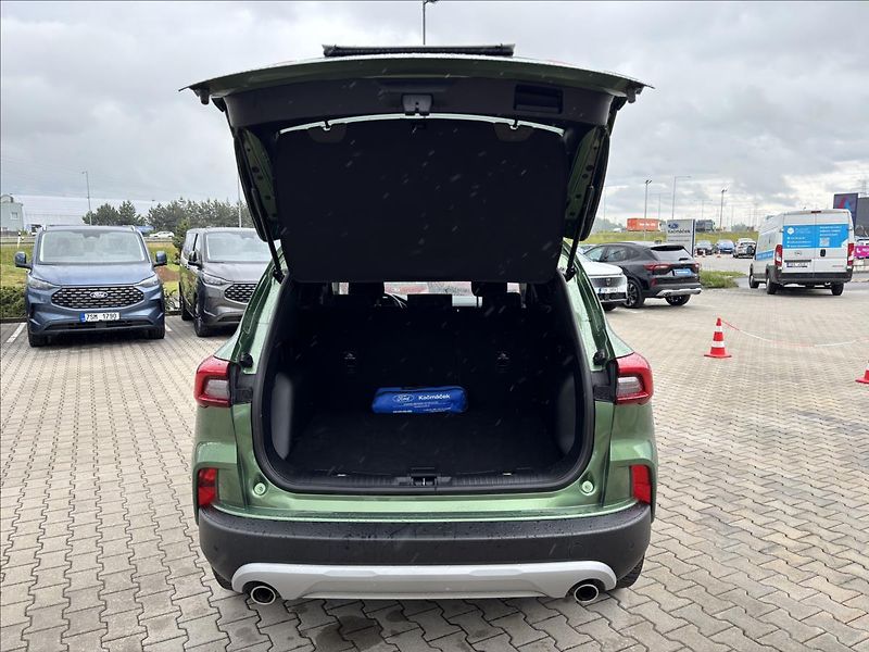 Ford Kuga 2,5 HEV 132kW Titanium - fotka 10 z 36