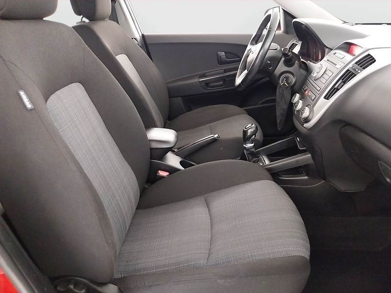 Kia Ceed (2011) 1.4 CVVT, ČR,1.maj, Serv.kniha - fotka 9 z 18