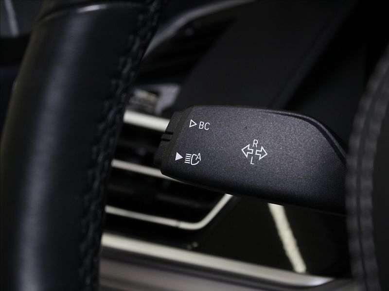 BMW X7 3,0 40xD M-paket B&W 6-míst ČR - fotka 33 z 51