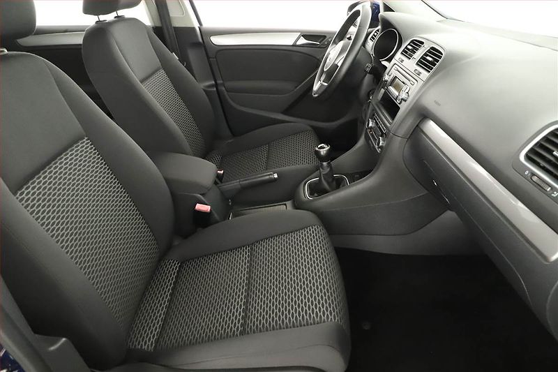 Volkswagen Golf (2010) 1.4 16V - fotka 7 z 11