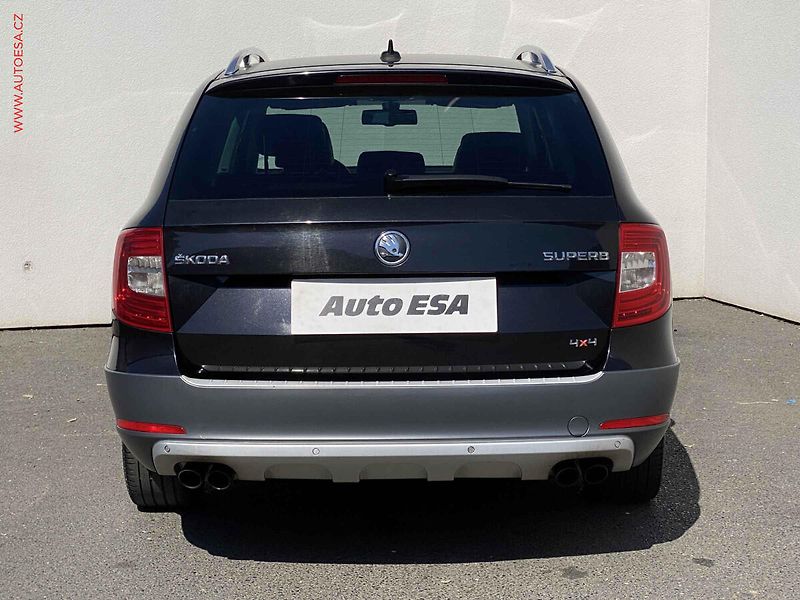 Škoda Superb (2014) 3.6FSi 4x4, Outdoor, DSG - fotka 5 z 17