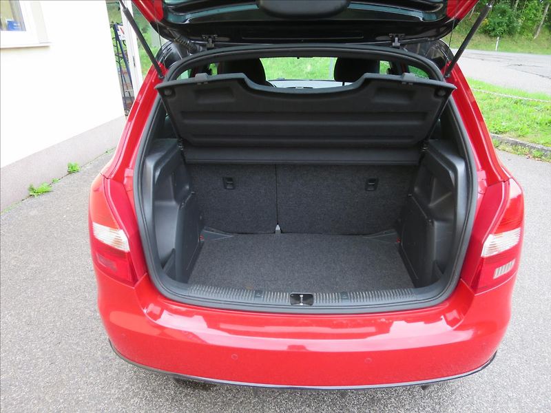 Škoda Fabia 1,2  TSI Monte Carlo - fotka 17 z 23