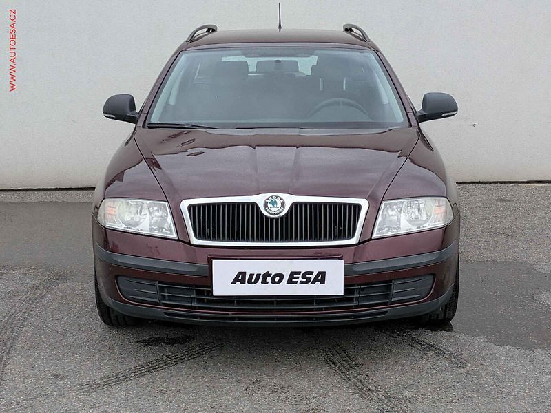 Škoda Octavia (2011) 1.6 MPi, ČR, Klima - fotka 2 z 13