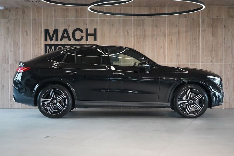 Mercedes-Benz GLC 220d Kupé 4M AMG, Masáž, 360° - fotka 6 z 50