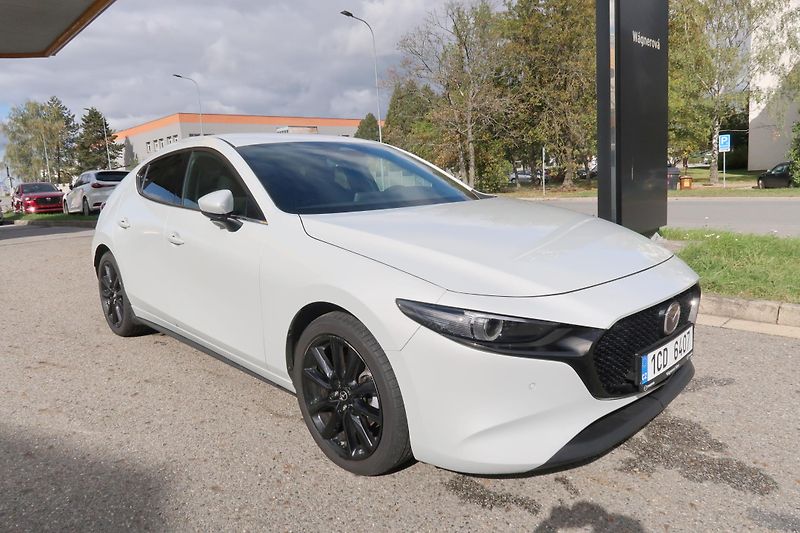 Mazda 3 2,0 X186 AT AWD, Bose,360°kam. - fotka 8 z 29