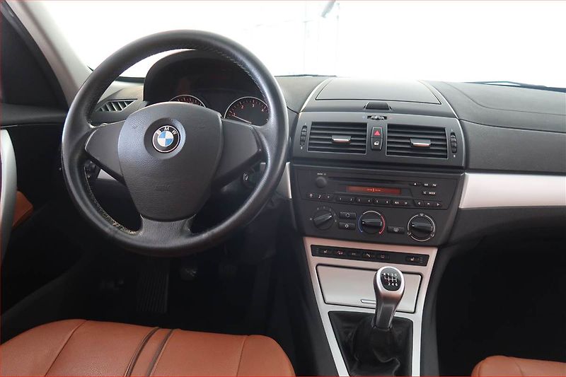 BMW X3 (2008) 2.0d, 4X4, Park. senzory - fotka 7 z 15