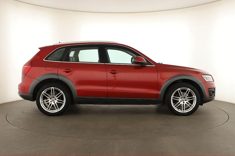 Audi Q5 (2011) 2.0 TDI, 4X4, Automat - fotka 6 z 19