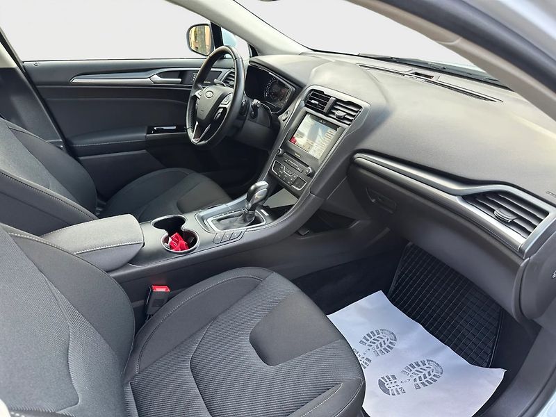 Ford Mondeo (2018) 1.5EcoBoost 121kw ST-Line - fotka 9 z 25