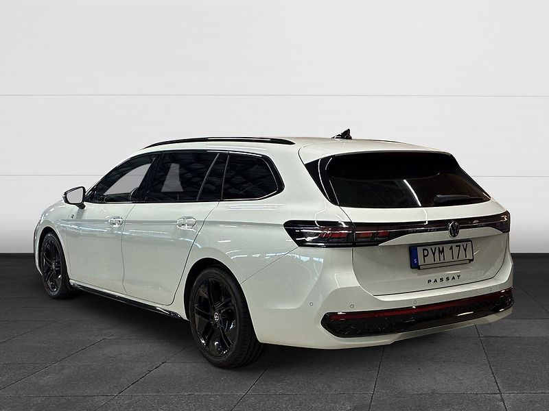 Volkswagen Passat 1.5TSI R-Line 360 NezTop Matri - fotka 4 z 24