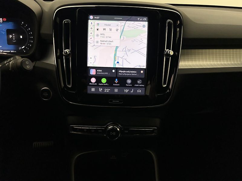 Volvo XC40 2.0  B3 CORE - fotka 21 z 27