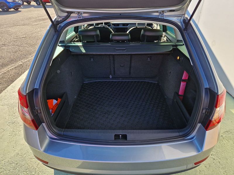Škoda Octavia Style 1,6 TDI DSG 85kw - fotka 10 z 29