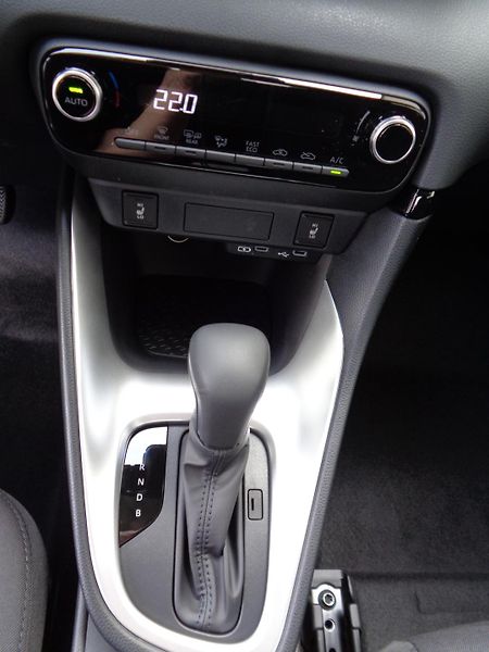 Mazda 2 Hybrid (2026) 1,5 AT Center-line, AKCE! - fotka 17 z 24