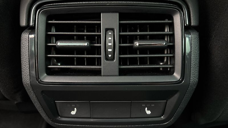 Škoda Karoq 1.5 TSI DSG Drive - fotka 21 z 26