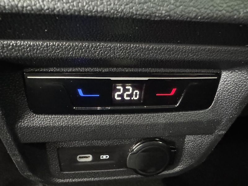Volkswagen Tiguan (2023) 2,0TDi DSG REZERVACE - fotka 23 z 38