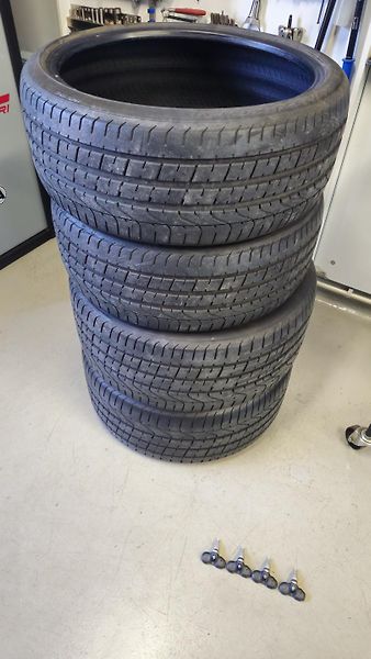 Ostatní Pneu Pirelli P Zero - fotka 1 z 8