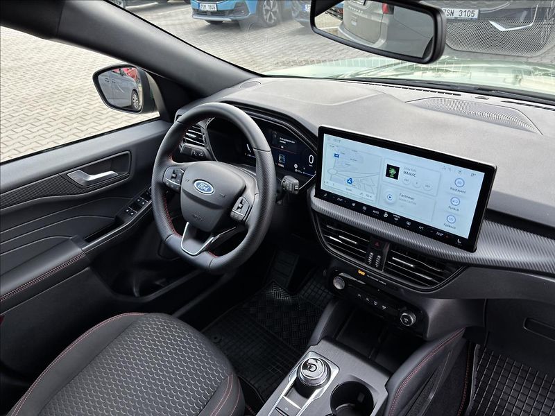 Ford Kuga 1,5 EcoBoost 137kW ST-Line - fotka 20 z 37