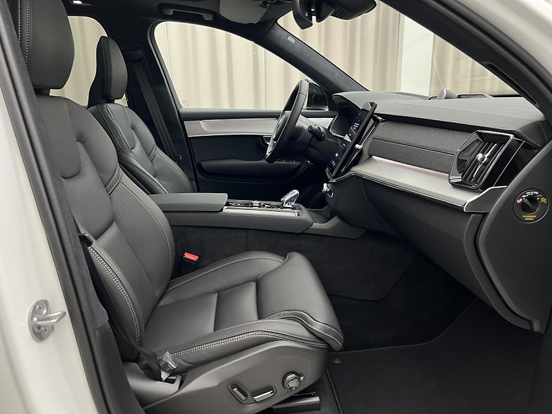 Volvo XC90 (2026) T8 AWD BLACK EDITION ULTRA - fotka 30 z 47