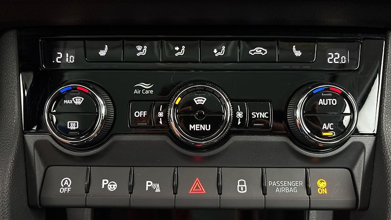 Škoda Karoq 1.5 TSI DSG Style - fotka 13 z 30