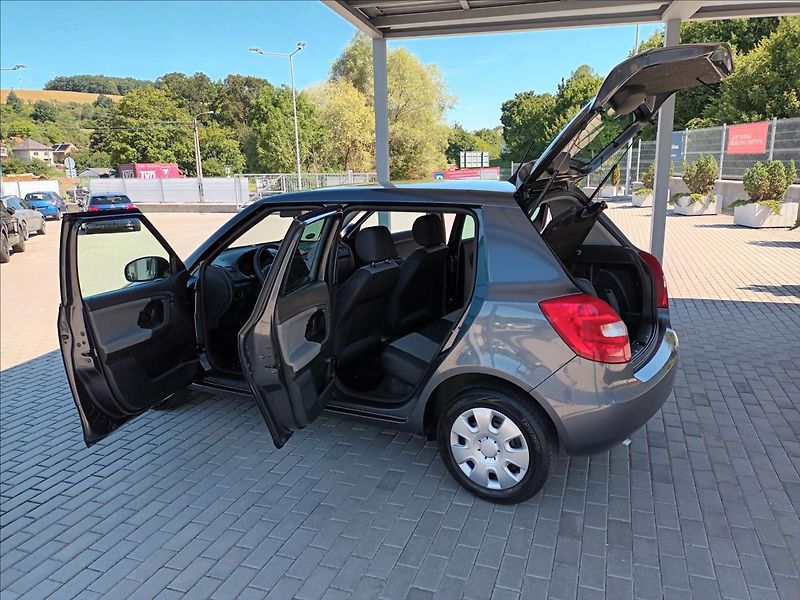 Škoda Fabia 1,4 16V,63KW,KLIMA,PO SERVISU - fotka 12 z 31