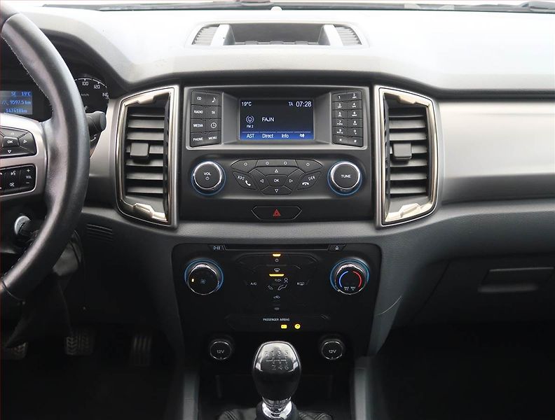 Ford Ranger (2019) XLT 2.2 TDCi, klima - fotka 12 z 21