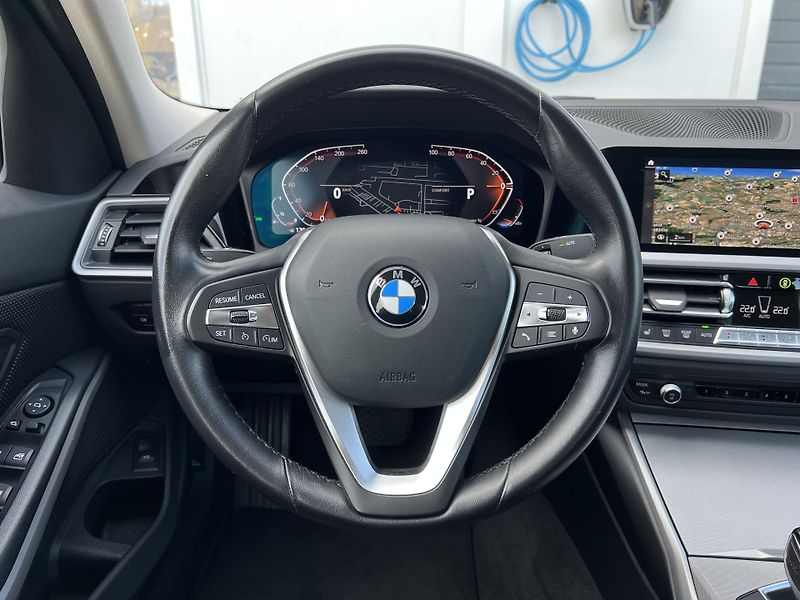 BMW Řada 3 318i A/T Model Advantage - fotka 10 z 26