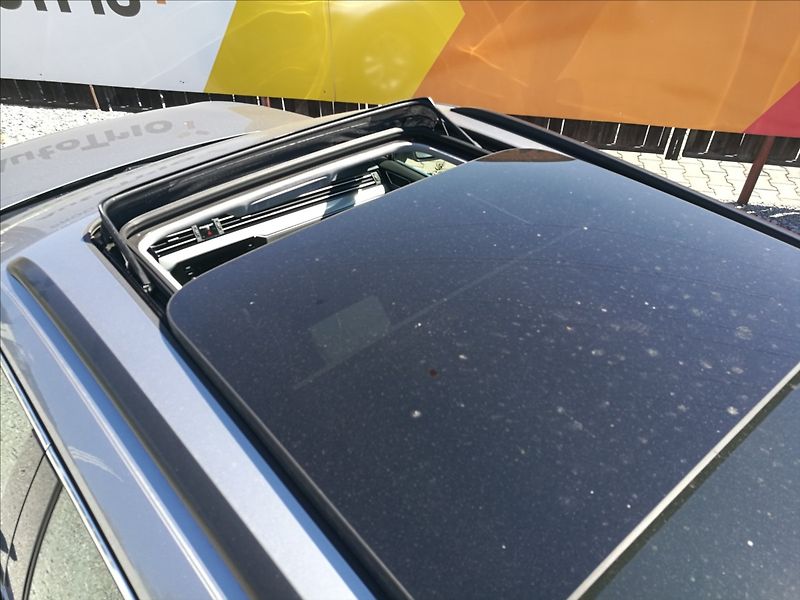 Volkswagen Passat 2,0 TDI DSG - fotka 20 z 24