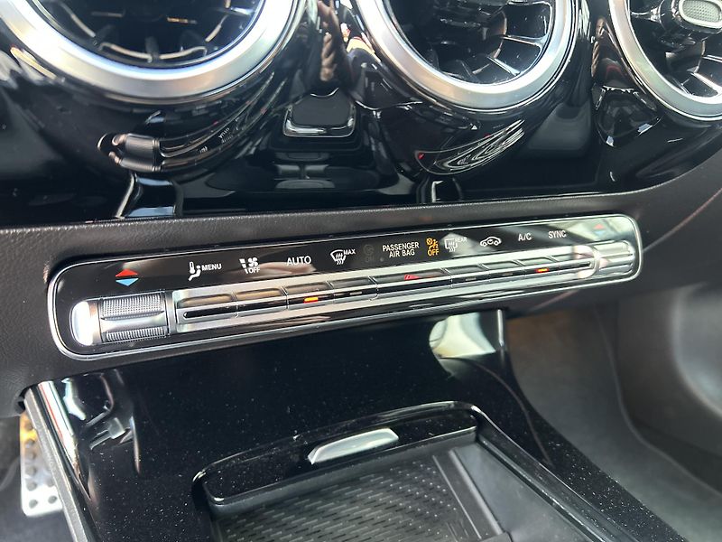 Mercedes-Benz Třídy A A 180 AMG - fotka 21 z 28