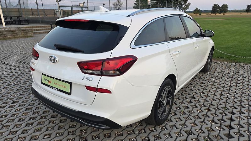Hyundai i30 (2022) 1.5T-GDI, 118 kW, Smart,CZ,DPH - fotka 6 z 30