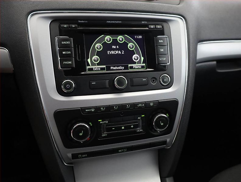 Škoda Octavia (2012) 1.6 TDI, Navi, Tempomat - fotka 10 z 14