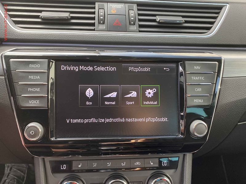 Škoda Superb (2016) 2.0 TDI 4x4, Style, DSG, kůže - fotka 17 z 19