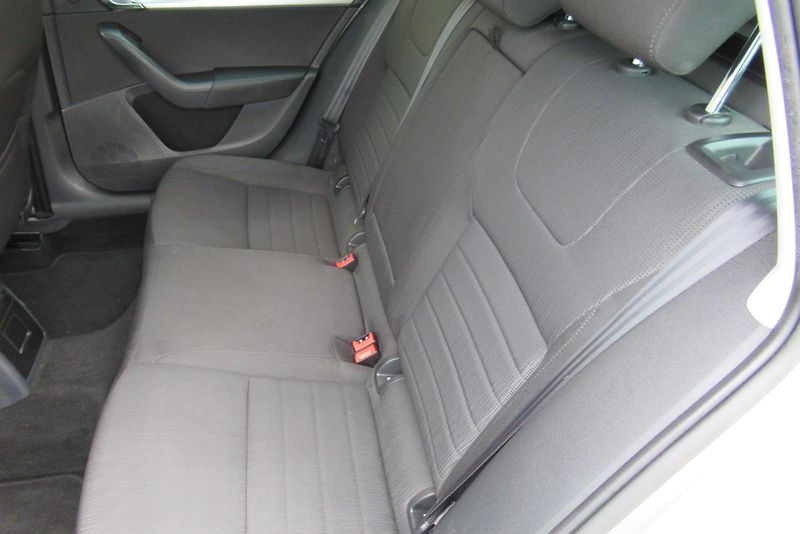 Škoda Octavia 1.6 TDi 4x4 AUT. KLIMA TAŽNÉ - fotka 16 z 19