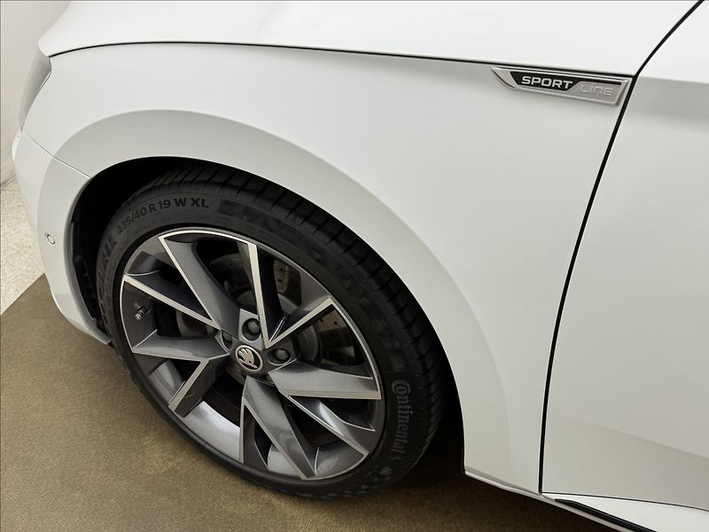 Škoda Superb 2,0 SPORTLINE 4X4 DSG 350HPAPR - fotka 49 z 55
