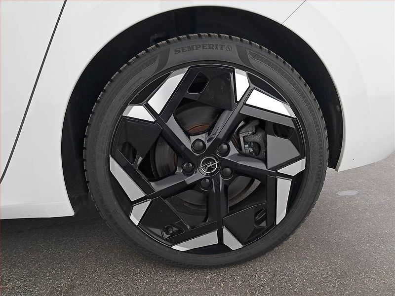 Volvo XC90 (2023) B5 AWD - fotka 12 z 20