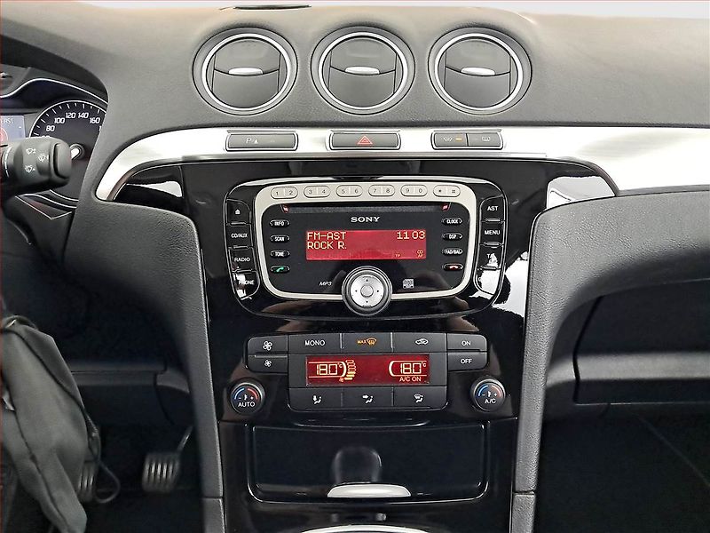 Ford S-MAX (2011) 1.6 EcoBoost, Serv.kniha - fotka 12 z 17