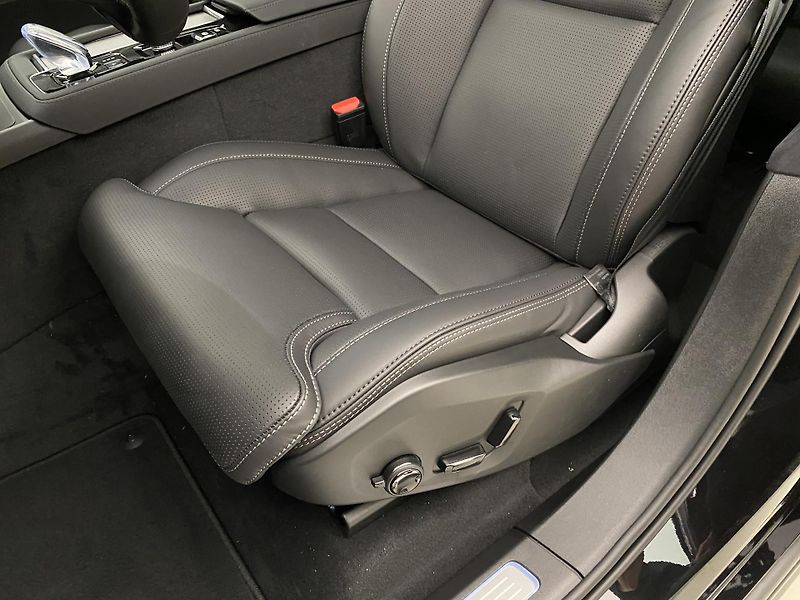 Volvo XC90 T8 RECHARGE BLACK EDITION 7m - fotka 25 z 70