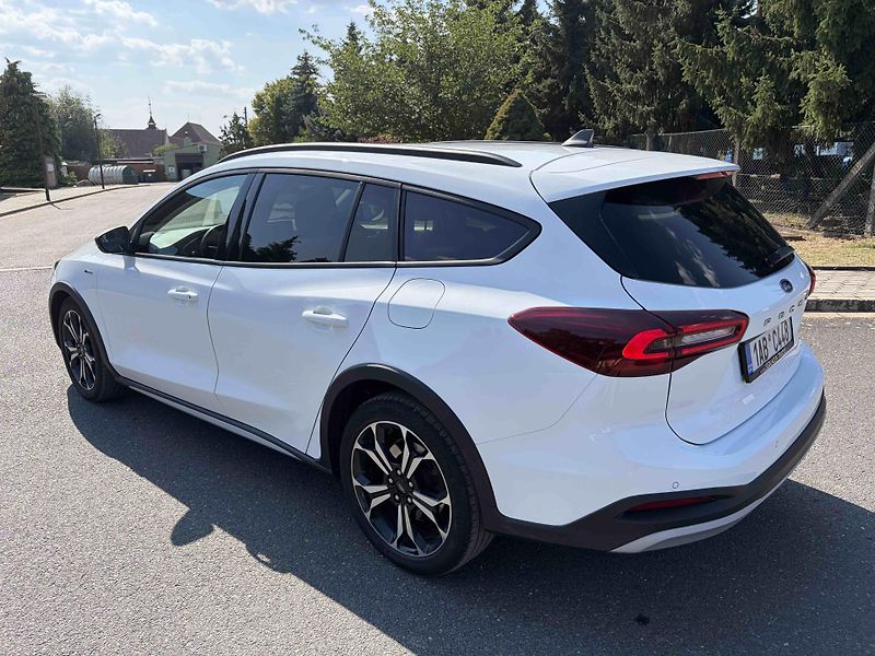 Ford Focus 1.0 HYBRID AUTOMAT  Active X  - fotka 6 z 13