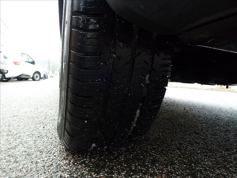 Volkswagen Transporter 2,0 TDi 9 míst - fotka 36 z 36
